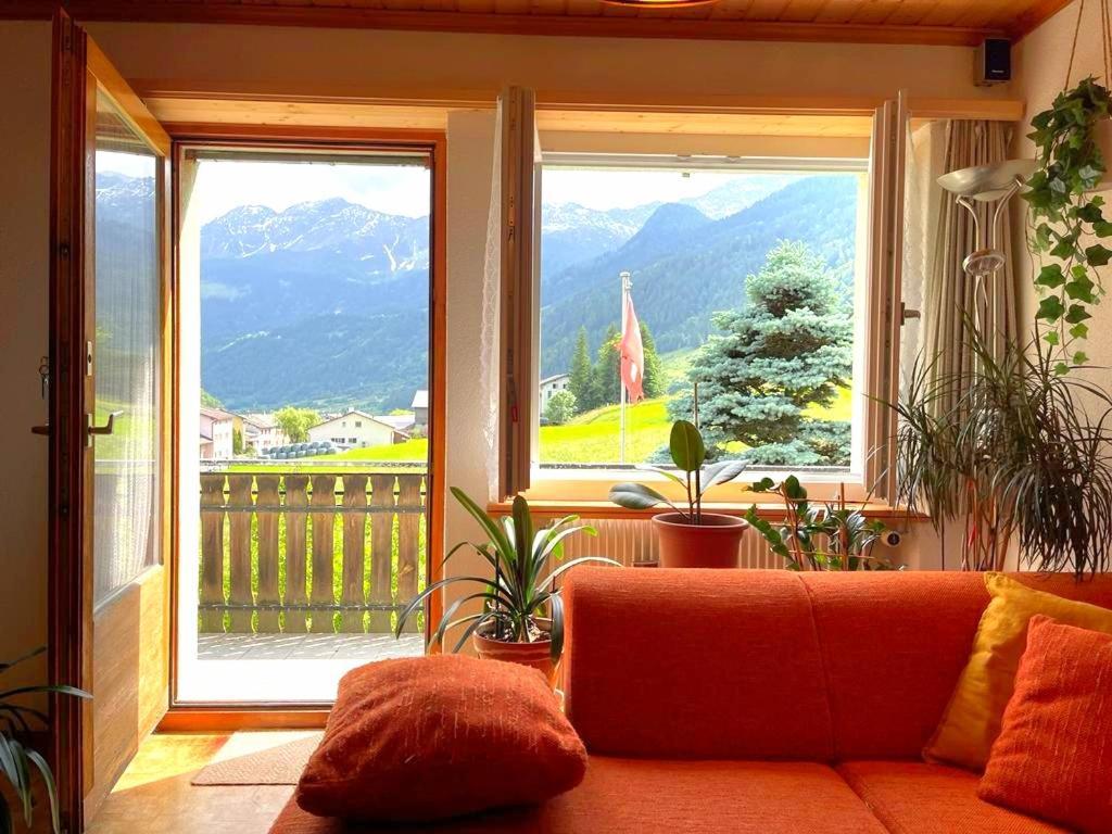 Window On The Green Poschiavo Esterno foto